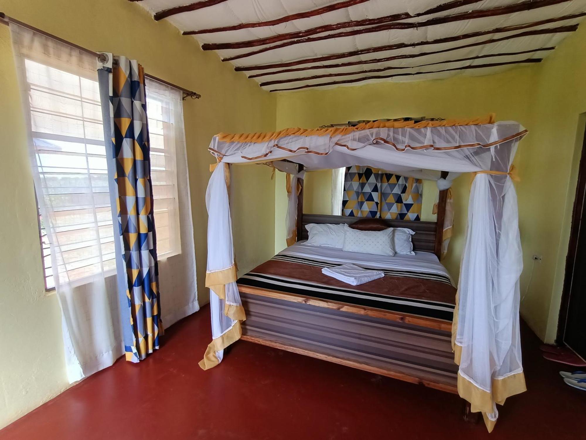 Tausa Tsavo Eco Lodge Voi Esterno foto