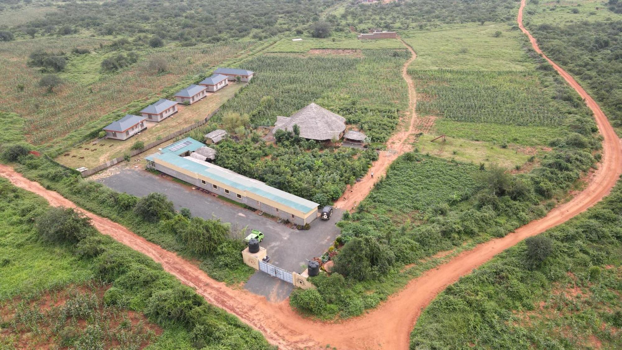 Tausa Tsavo Eco Lodge Voi Esterno foto