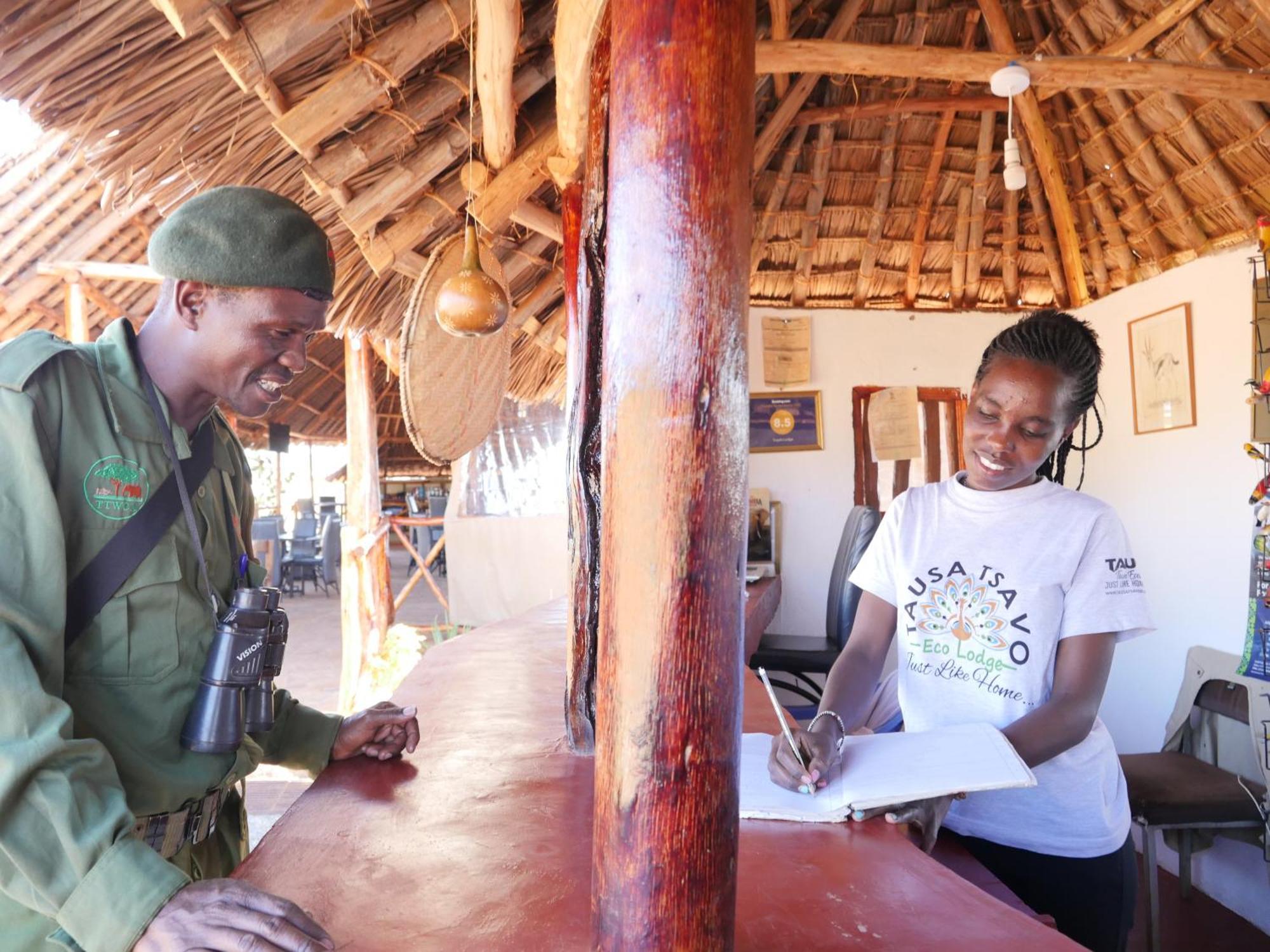 Tausa Tsavo Eco Lodge Voi Esterno foto